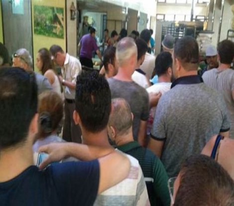 130 bin tatilcinin akın ettiği 2 bin 500 nüfuslu Avşa'da yiyecek sıkıntısı