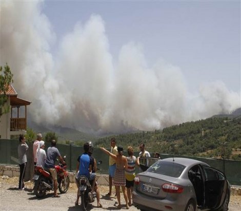 Adrasan'da yangın başladı, Olimpos tahliye ediliyor