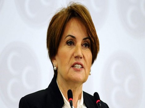 Akşener: Hangi lider tankların üzerine çıktı biri bana söylesin