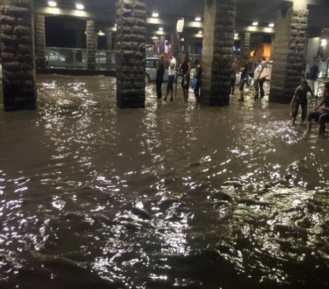 Ankara sele teslim: Kısa sürede sular altında kaldı