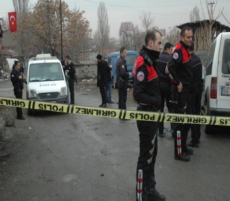 Ankara'da polise ateş açıldı