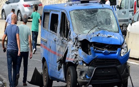 Antalya'da askeri araca saldırı
