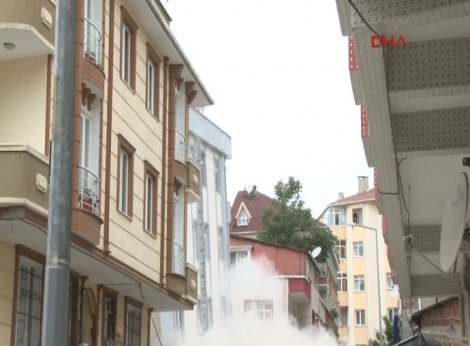 Bahçelievlerde bina çöktü