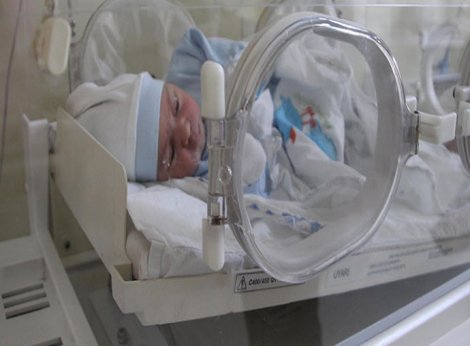 Cami avlusunda donmak üzereyken bulundu!
