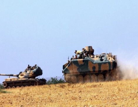 Cerablus operasyonunda ikinci gün: Tanklar sınırı geçti