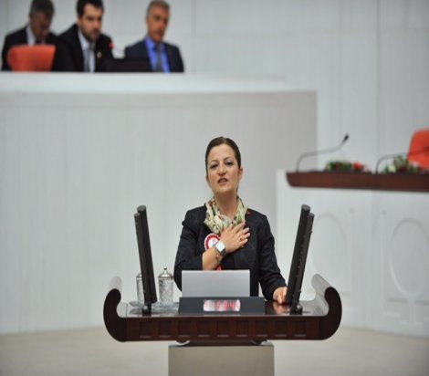 CHP'li Basmacı Meclis Kürsüsü'nden Kadınlar Gününü kutladı