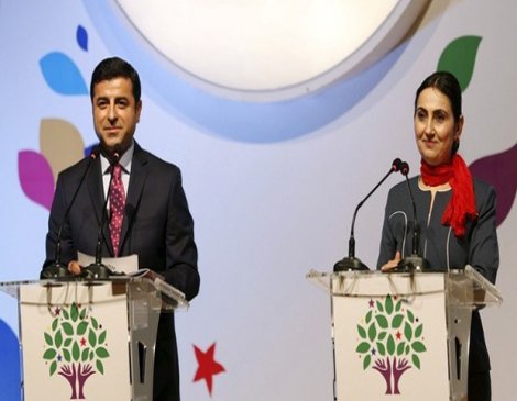 Demirtaş ve Yüksekdağ Meclis'teki törene katılmadı