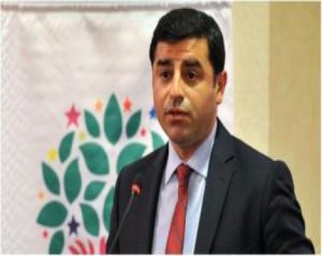 Demirtaş'tan Kürtçe bilmiyor haberlerine açıklama