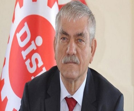 DİSK: Üniversitenin aydınlık yüzü hocalarımızın yanındayız