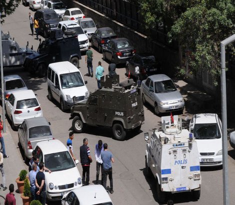 Diyarbakır'da askeri binada patlama