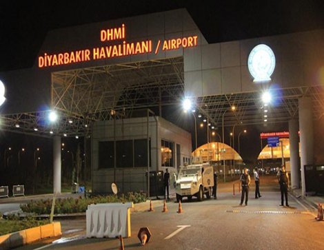 Diyarbakır'da havalimanına roketatarlı saldırı