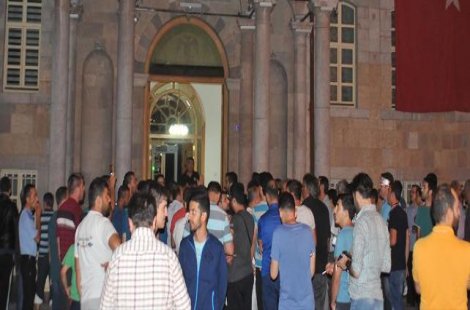 Elektrikler kesildi, Konya 'darbe girişimi' diye ayağa kalktı