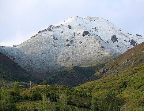 Erzincan'a mayıs ayında kar yağdı