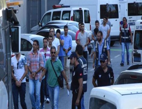 Foça'da 96 asker daha serbest bırakıldı