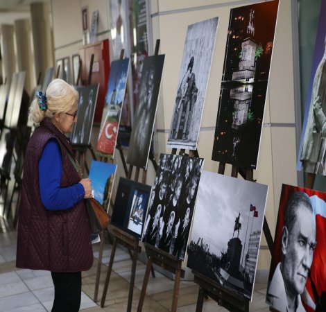 Fotoğraf dünyasının kalbi Karşıyaka'da attı