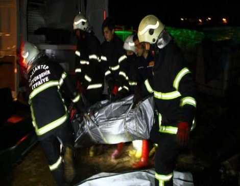 Gaziantep'te bir evde yangın: 7 ölü