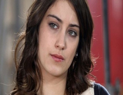 Hazal Kaya'yı rahatsız eden hayranının hapsi isteniyor