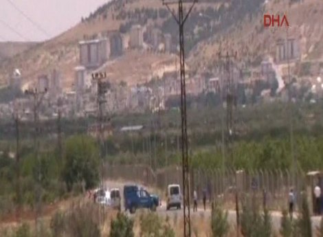 IŞİD'in attığı roket mermisi Antep'te lojman bahçesine düştü