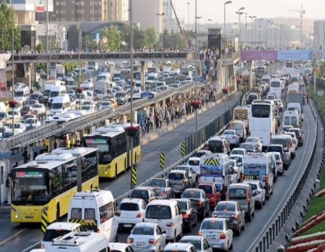 İstanbul'da Pazartesi toplu ulaşım bedava