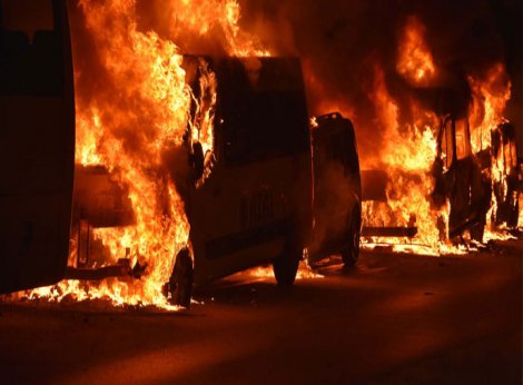 İstanbul'un 3 ilçesinde 23 araç kundaklandı!