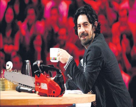 Kanal D, Okan Bayülgen ile yolları ayırdı...