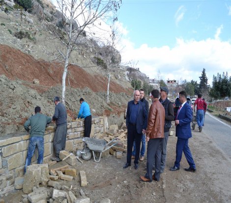 Karaisalı'da yeni park yapımı devam ediyor