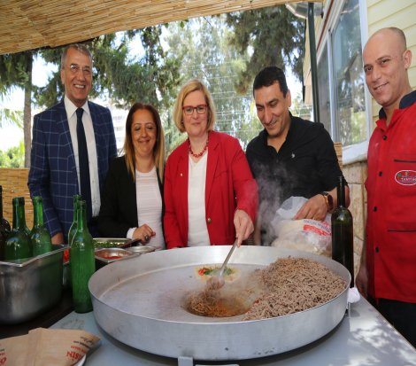 Kardeş Kent Mezitli'yi Ziyaret Etti