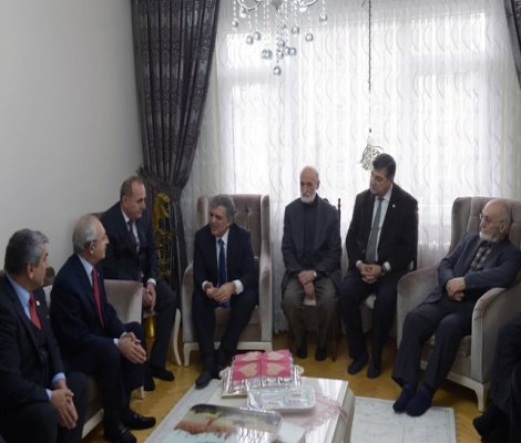 Kılıçdaroğlu, Abdullah Gül'e başsağlığı diledi