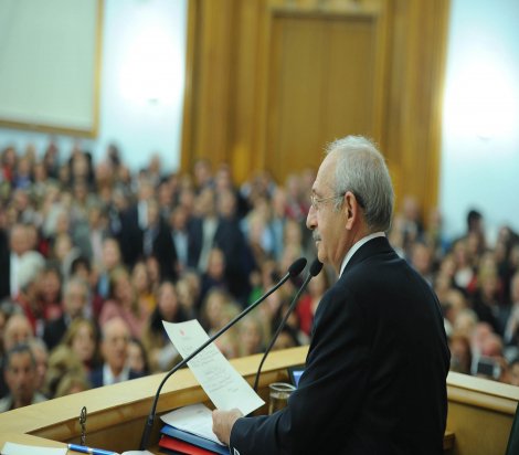 Kılıçdaroğlu; AKP'nin geri adımını, bu ülkenin yiğit kadınları attırdı