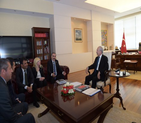 Kılıçdaroğlu'nu, Eğitim-Sen Genel Başkanı Kamuran Karaca ziyaret etti