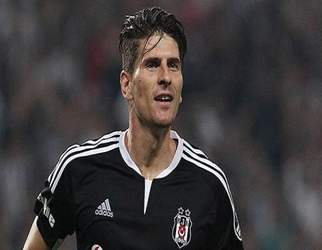 Mario Gomez Beşiktaş'a veda ediyor