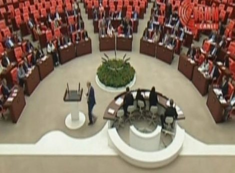 Meclis'te sesler yükseldi: Türkiye'de İçişleri Bakanı yok!