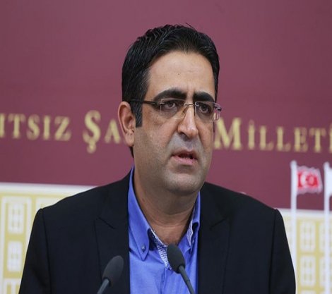 'Mehmet Metiner'den daha düşük profilli başbakan bulunamaz'