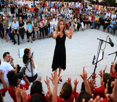 Mezitli'de çocukların 'BARIŞ' çağrısı