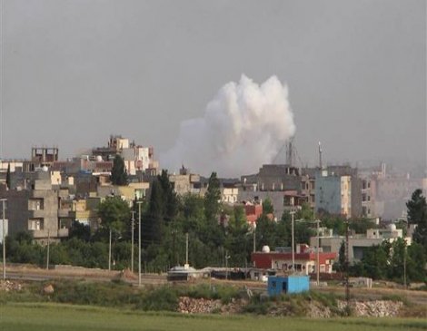 Nusaybin'de patlama ve silah sesleri