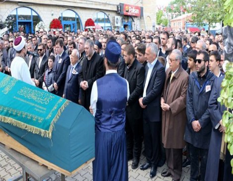 'Oflu İsmail'in oğlu toprağa verildi