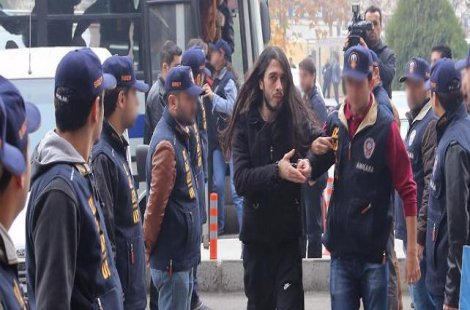 RedHack 'yazışmalar elimizde' dedi, polis Taylan Kulaçoğlu'nu gözaltına aldı