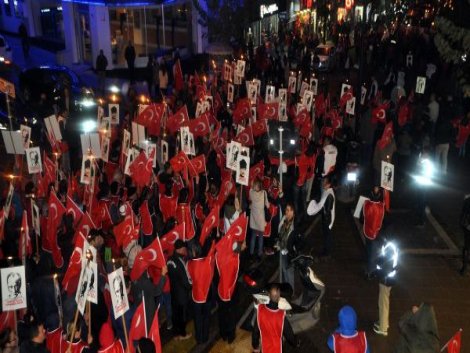 Tekirdağ'da 10 bin kişi Cumhuriyet için yürüdü