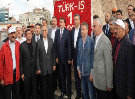 Türk-İş heyeti Taksim'de