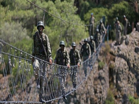 Türkiye yurt dışındaki ilk askeri üssünü Somali'ye kurdu