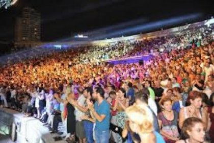 Açıkhava konserleri ertelendi