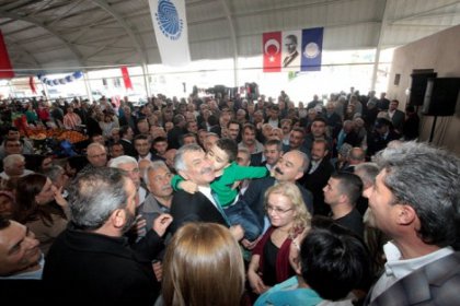 Adana’nın en modern kapalı semt pazarı açıldı