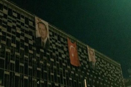 AKM'ye Erdoğan posteri asıldı
