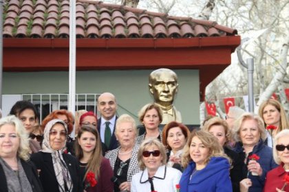 Bakırköy Belediyesi kadınlar ile Atatürk Büstü açtı