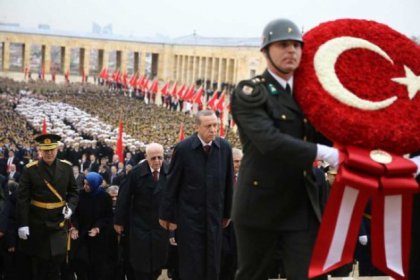 Başkent'te 29 Ekim törenleri Anıtkabir'de başladı