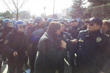 Birleşik Kamu-İş'in basın açıklamasına polis müdahalesi