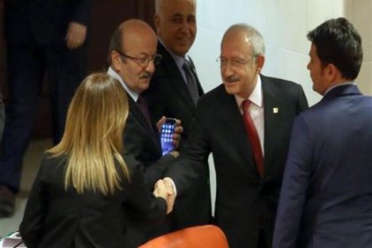 CHP Lideri Kılıçdaroğlu, Aylin Nazlıaka ile Genel Kurul’da tokalaştı