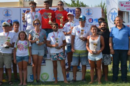 Dikili’de kıran kırana Windsurf yarışları