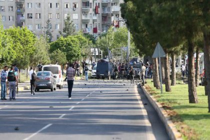 Diyarbakır kent merkezinde bombalı saldırı
