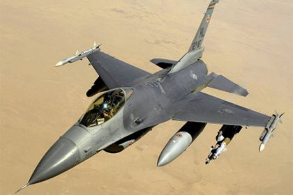 Diyarbakır'da F-16 savaş uçağı düştü